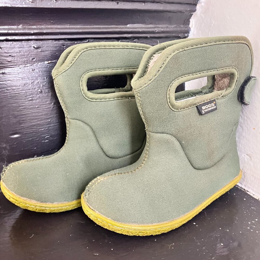 BOGS toddler winter boots, size 7